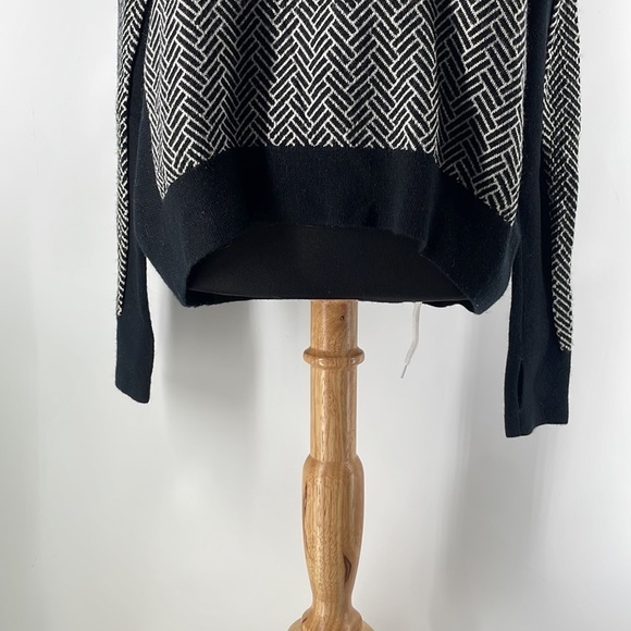 Lululemon Yogi Crew Sweater
Black / White merino wool warm layer mountain sz 8 - Picture 5 of 12